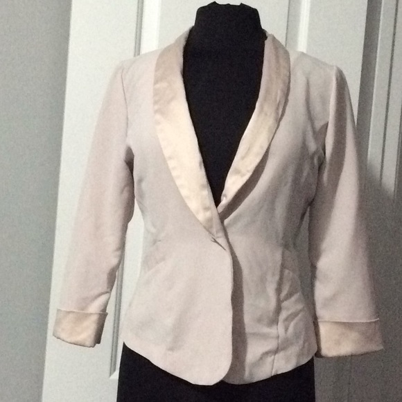 Blazer - Picture 2 of 5